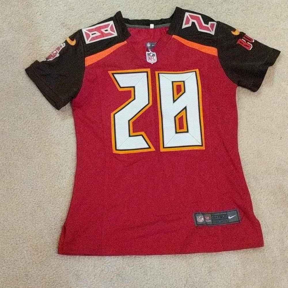Women's Buccaneers jersey